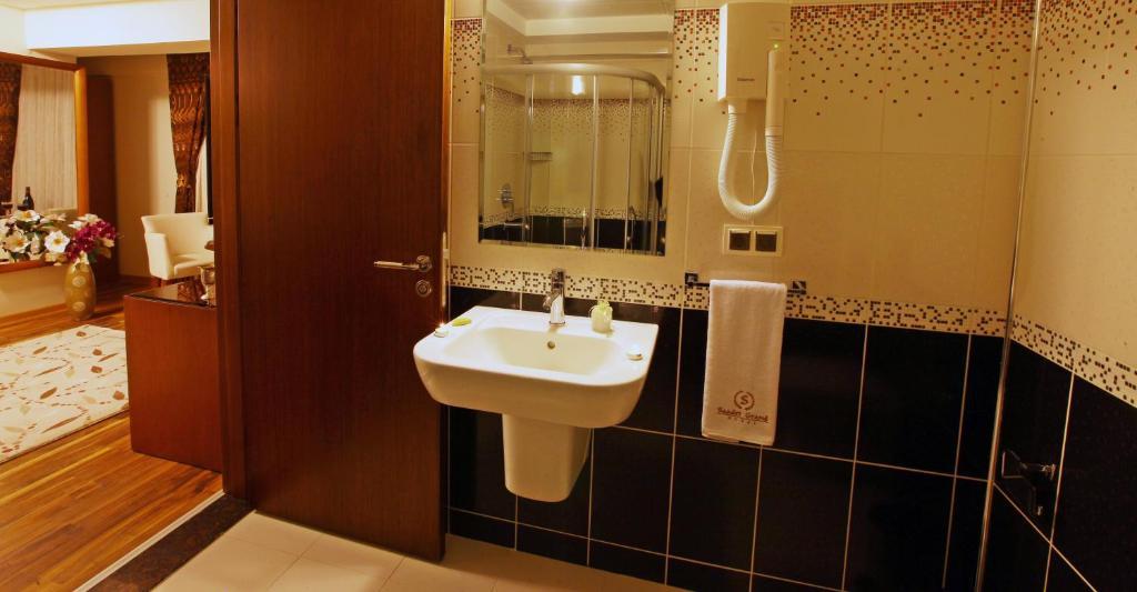 Saadet Grand Hotel Hatay Esterno foto